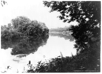 Minnesota River view reflections, New Ulm, Minn. LCCN97502080