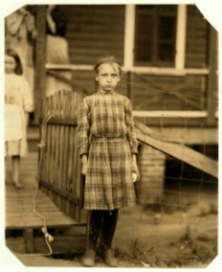 Minnie Lee Partain, a young helper in Columbus, (Ga.) Manufacturing Co. 2950 2nd Avenue. LOC nclc.02845