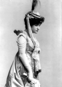 Minnie Maddern Fiske as Becky Sharp cph.3b11239