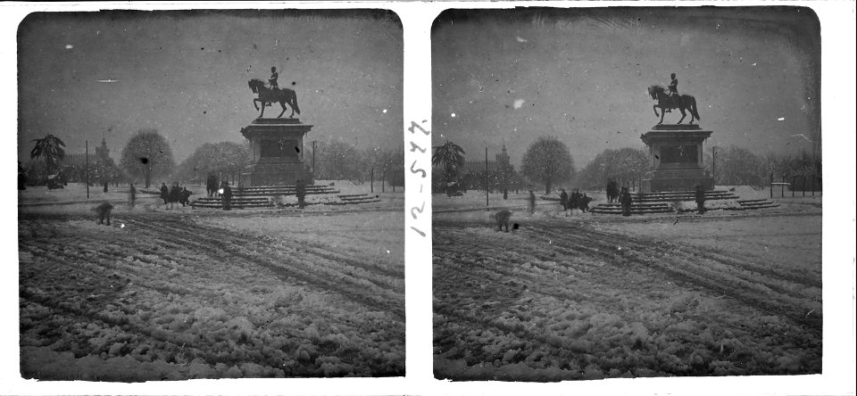 Monument a Prim amb neu al parc de la Ciutadella