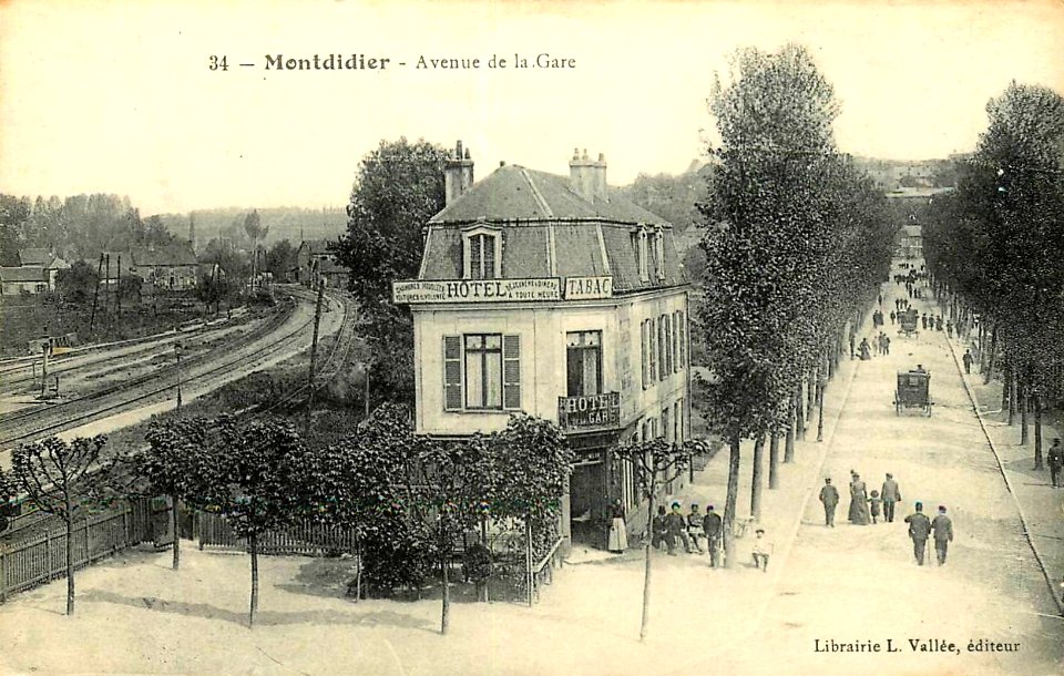 Montdidier (80), la gare et l'avenue de la gare