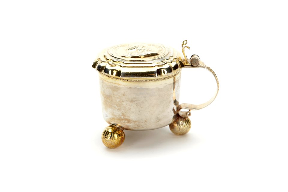 Miniatyr dryckeskanna med lock, av silver - Skoklosters slott - 92223