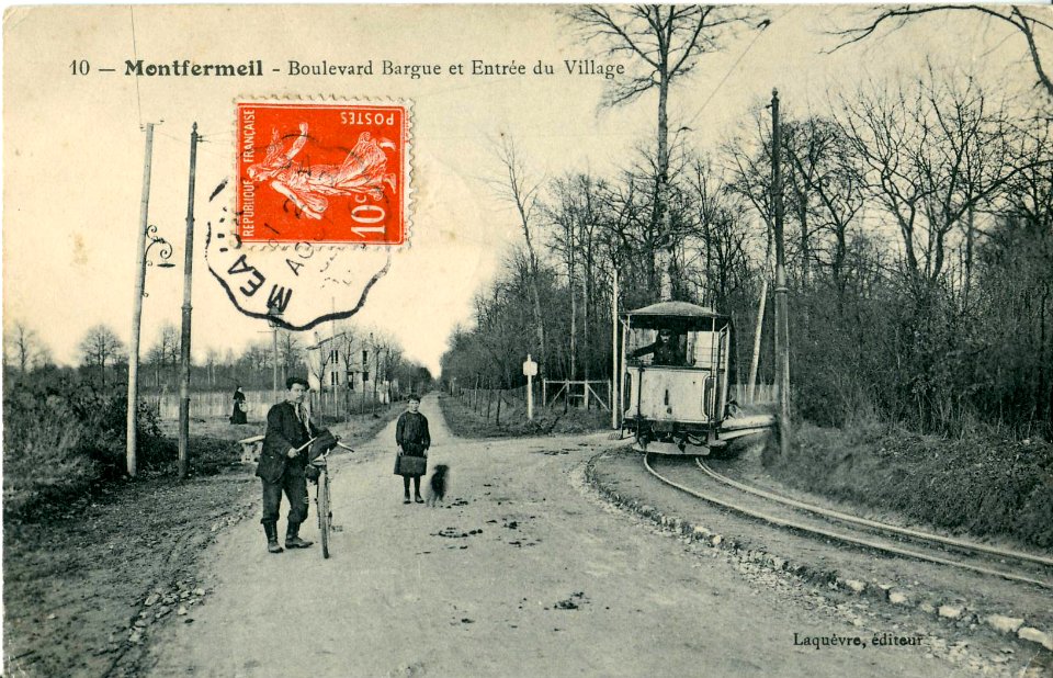 MONTFERMEIL - Boulevard Bargue et Entrée du Village