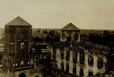 Mirski zamak, Dvor-Brama. Мірскі замак, Двор-Брама (U. Džunkoŭski, 06.1916)