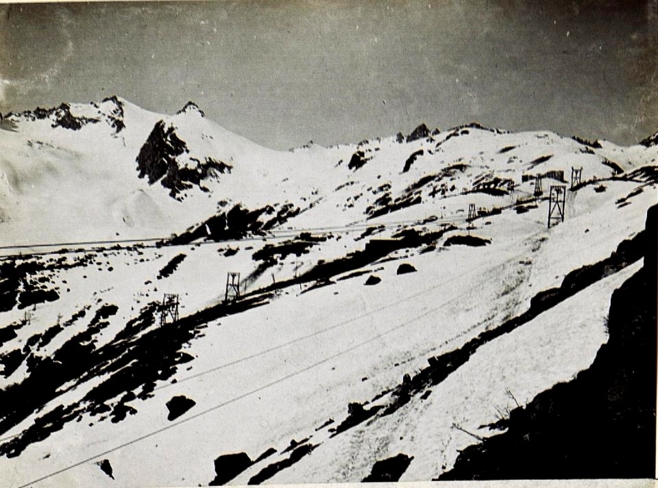 Monticello - Ersatzbahn, Paradiso- und Presenabahn, im Hintergrund Presenaspitze, Steinhartspitze, Maroccaro, Lagoscure (Kote, 3164). (BildID 15583332)