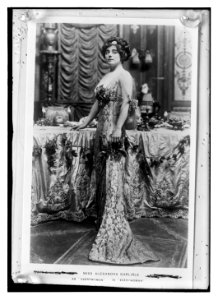 Miss Alexandra Carlisle as Everywoman in Everywoman LCCN2014687521