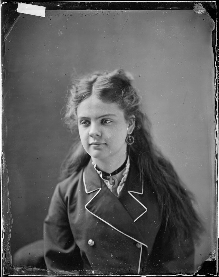Miss E. Demine - NARA - 525862