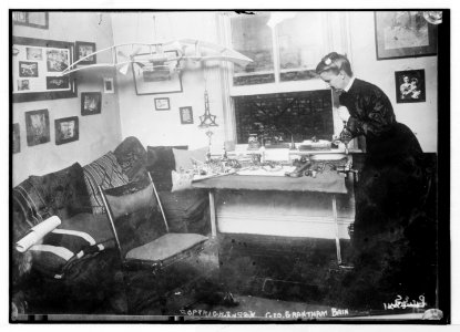 Miss E. H. Dodd in room various aeronautical displays LCCN2014680127