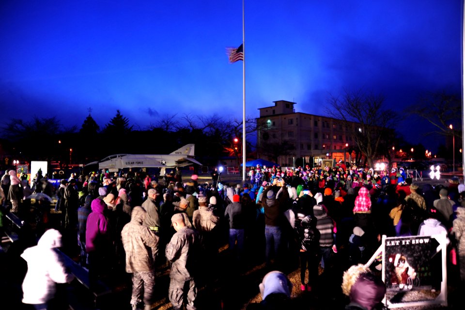 Misawa Air Base's annual Christmas tree lighting ceremony 151204-N-EC644-454