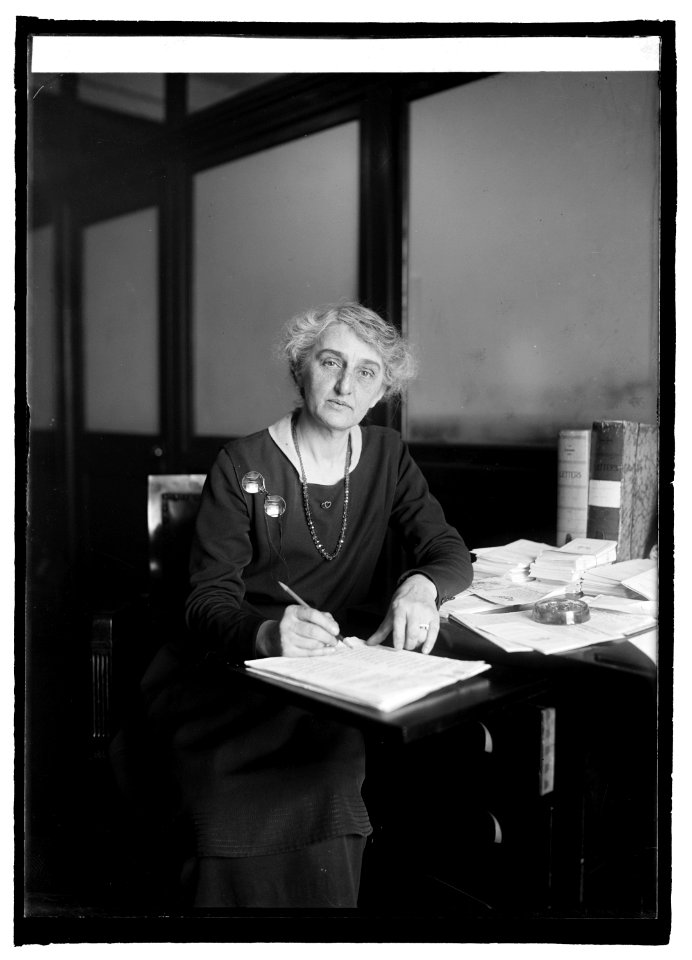 Miss Edna Annett Beveridge, 3-18-22 LCCN2016846150