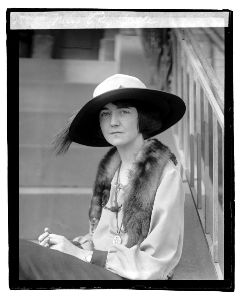 Miss Eliz. Beale, (11-1-22) LOC npcc.07276