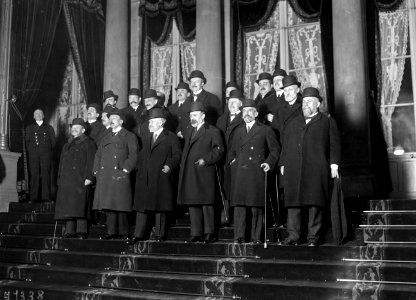 Ministère Poincaré (Strauss, Bérard, Poincaré, Barthou, Maunoury, Chéron, Eynac, Colrat, Dior, Raiberti, Laffont, Le Trocquer, Lasteyrie, Rio, Maginot, Peyronnet, Vidal, Reibel)