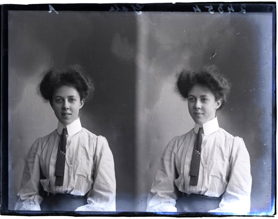 Miss Gale, Dec 1907 (17065993275)