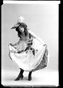 Miss Hansen, dancer - SMV - NH006