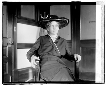 Miss Hughes LCCN2016819652