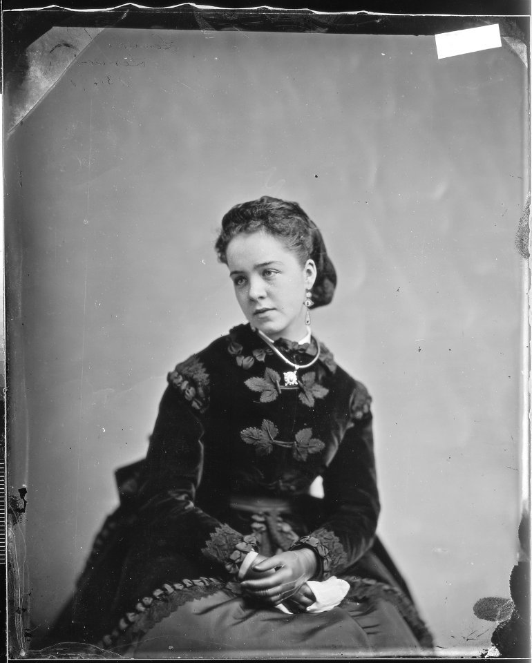 Miss Levinson - NARA - 525924