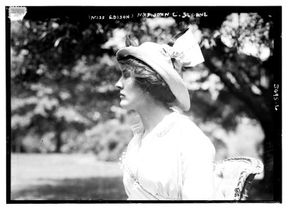 Miss Edison) Mrs. John E. Sloane LCCN2014696227