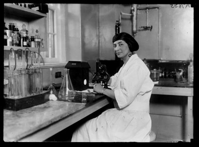 Miss Theresa Karger of Wash., D.C., Chief of the Chemical Lab. of Mt. Alto U.S. Veterans Hospital LCCN2016887048