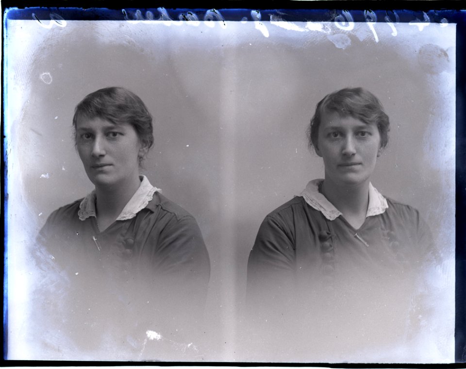 Miss J Barber, 19 Apr 1917 (15959428034)