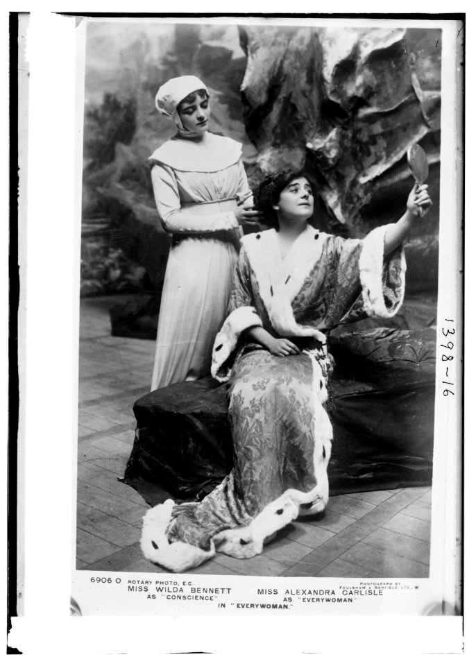 Miss Wilda Bennett as Conscience and Miss Alexandra Carlisle as Everywoman in Everywoman LCCN2014687697