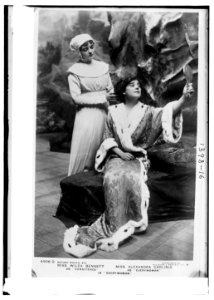 Miss Wilda Bennett as Conscience and Miss Alexandra Carlisle as Everywoman in Everywoman LCCN2014687697