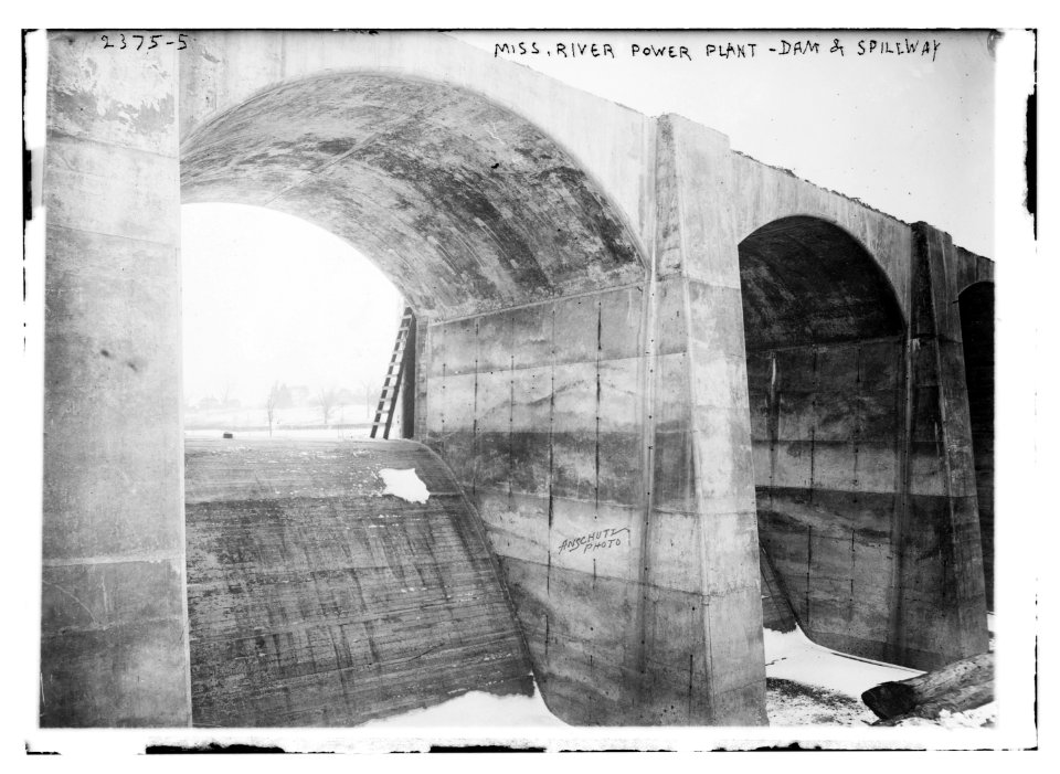 Miss. River Power Plant - Dam & Spillway LCCN2014696659