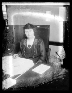 Miss Laura Eckets LCCN2016851934