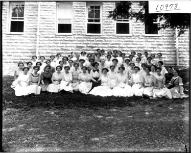 Miss Logan with Ohio State Normal College Summer School group 1911 (3200511304)