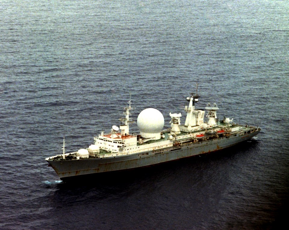Missile range instrumentation ship Marshal Nedelin in 1989