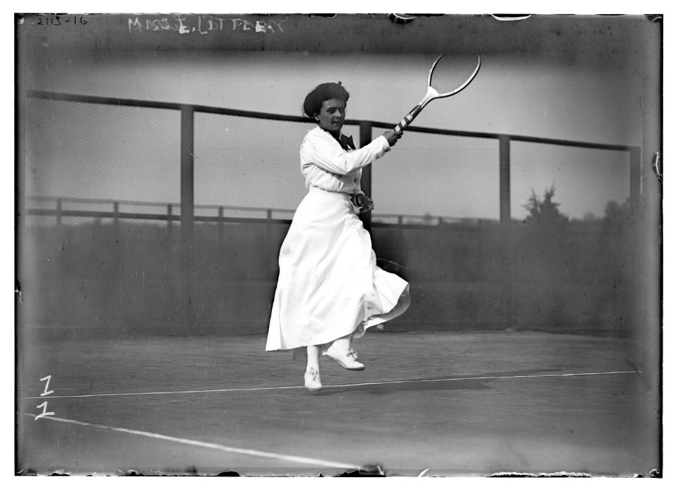 Miss E. Little playing tennis LCCN2014688822