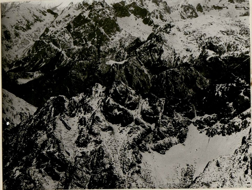 Mittagskofl, Mte. Piper, Zweispitz etz. Stpkt., Gr. Nabois. 18.-I. 1916. II. Teilbild (BildID 15519090)