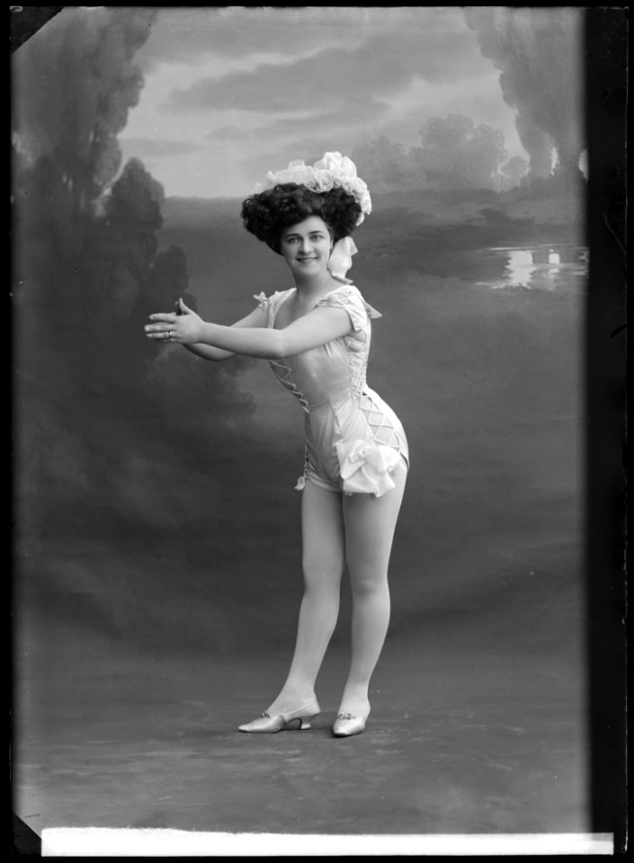 Miss Wulff, actor - SMV - NV133