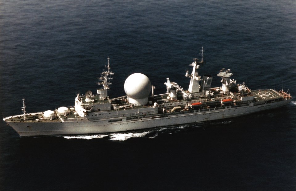Missile range instrumentation ship Marshal Nedelin in 1985
