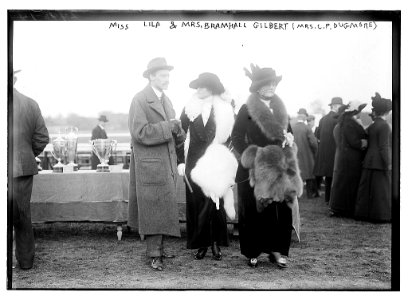 Miss Lila & Mrs. Bramhall Gilbert (Mrs. C.P. Dugmore) LCCN2014690850
