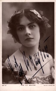 Miss Lily Brayton mp013104
