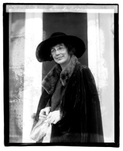 Miss Linda Kearns LOC npcc.07081