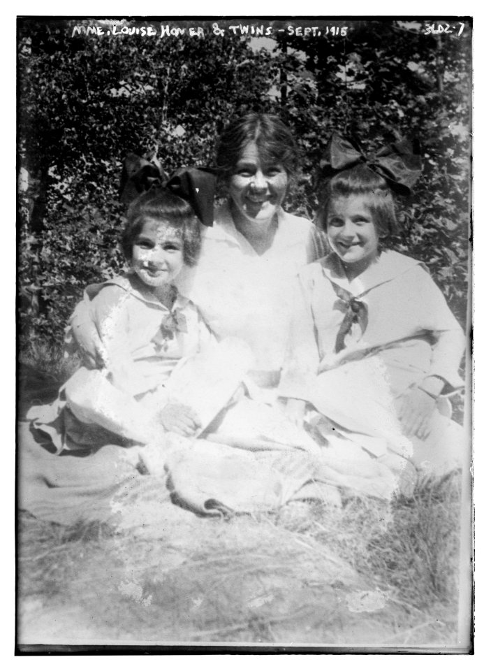 Mme. Louise Homer and twins - Sept. 1915 LCCN2014699843