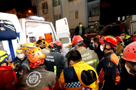 Mobilization after the earthquake photo