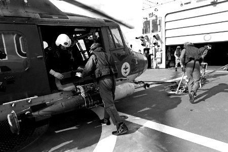 Mk 46 torpedo on German Sea Lynx on Karlsruhe (F212) 1990