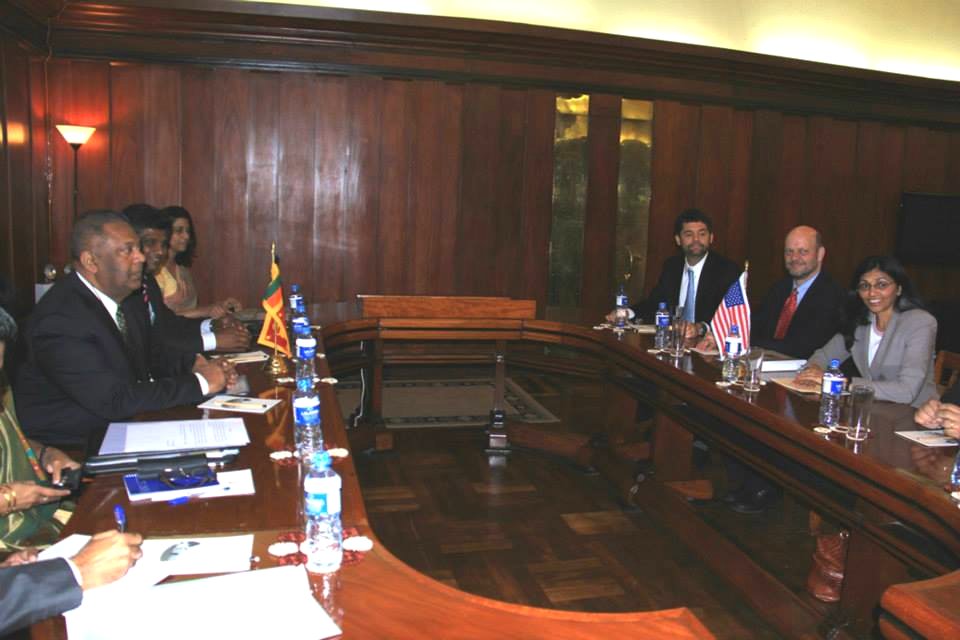 Nisha Biswal meets Mangala Samaraweera 2