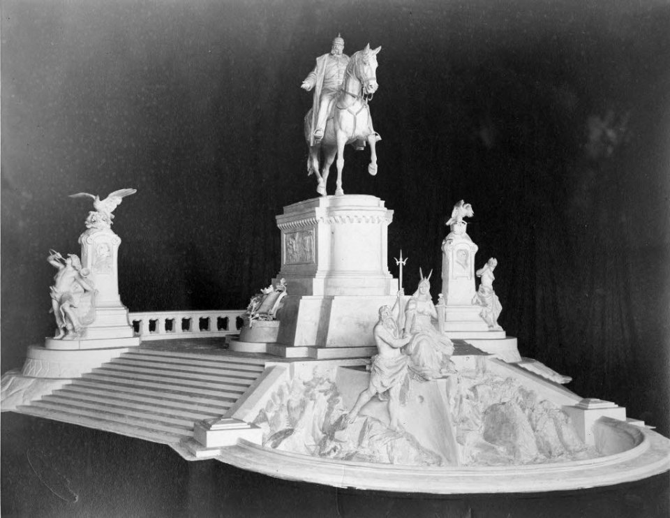 Modell Reiterstandbild Kaiser Wilhelm I. im Schlossgarten (Kiel 71.041)