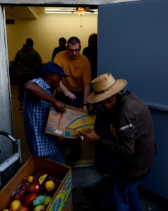 Nimitz Sailors volunteer 161027-N-DA275-016