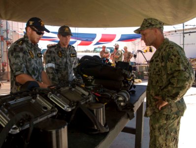 NMAWC Visits British Royal Navy Sailors during RIMPAC 140711-N-MK881-364