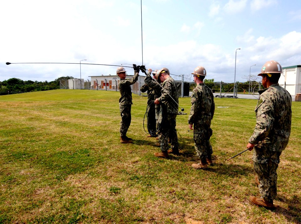 NMCB 1 DET Okinawa Sailors conduct SCWS training 140417-N-EP471-011