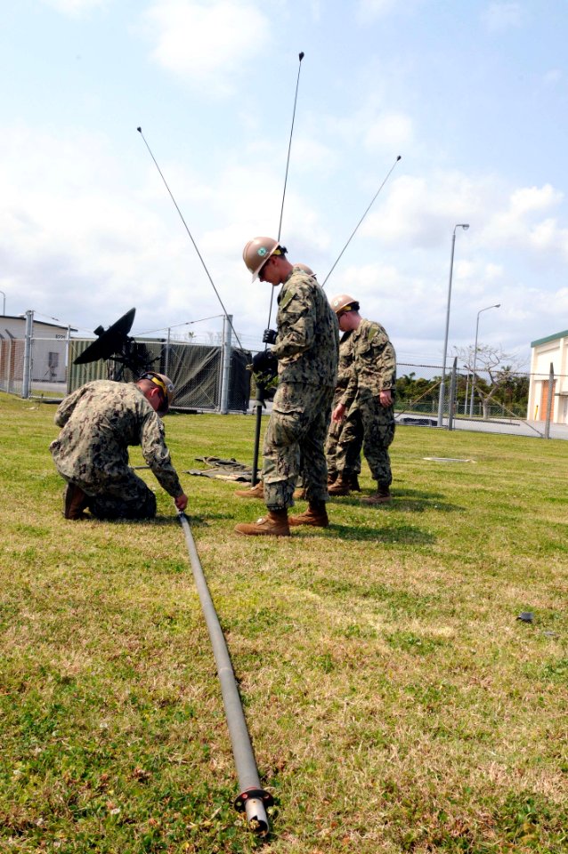 NMCB 1 DET Okinawa Sailors conduct SCWS training 140417-N-EP471-001