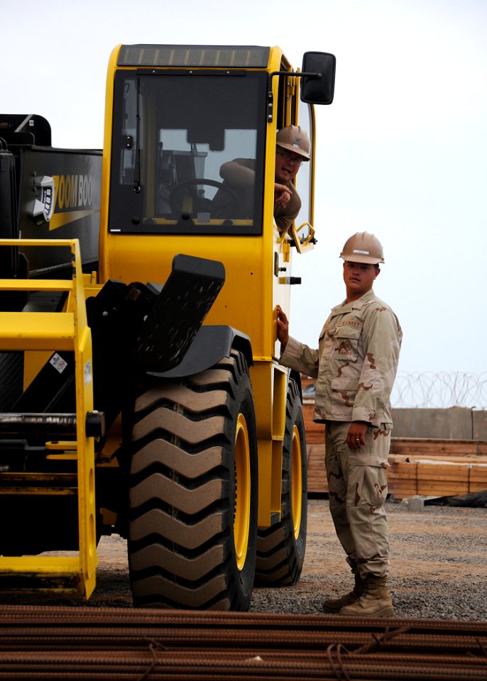 NMCB 74 Det. Horn of Africa Logistics 110215-N-SN160-008