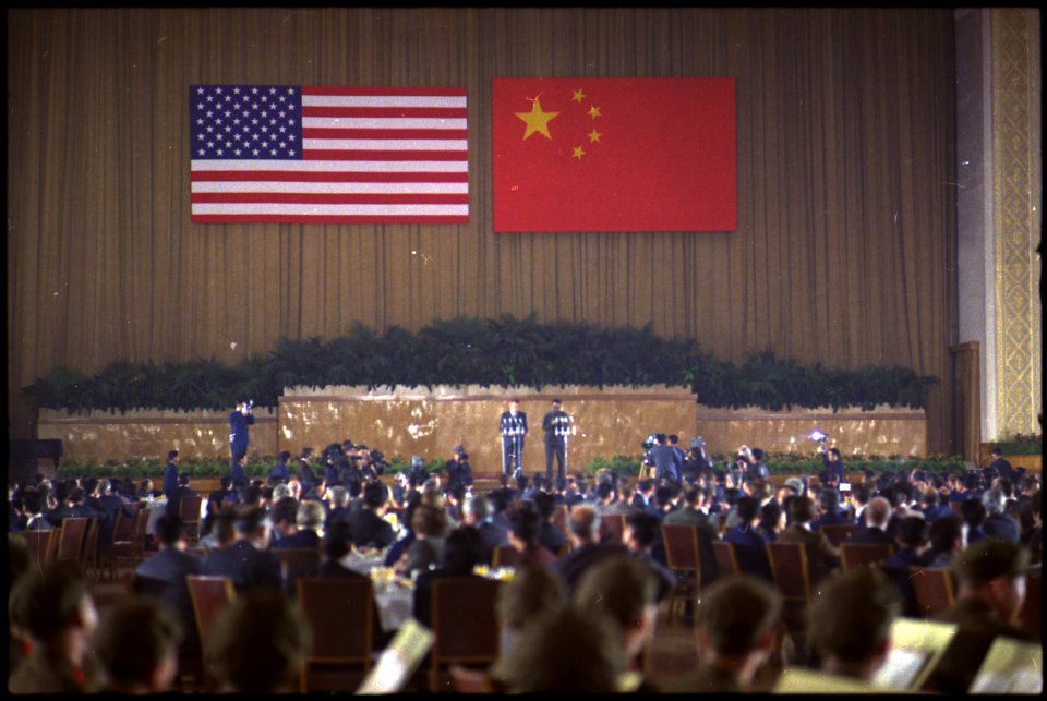 Nixon and Chou En-Lai speaking at a banquet - NARA - 194410
