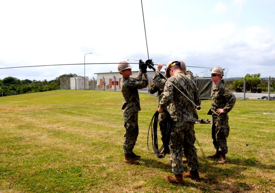 NMCB 1 DET Okinawa Sailors conduct SCWS training 140417-N-EP471-012