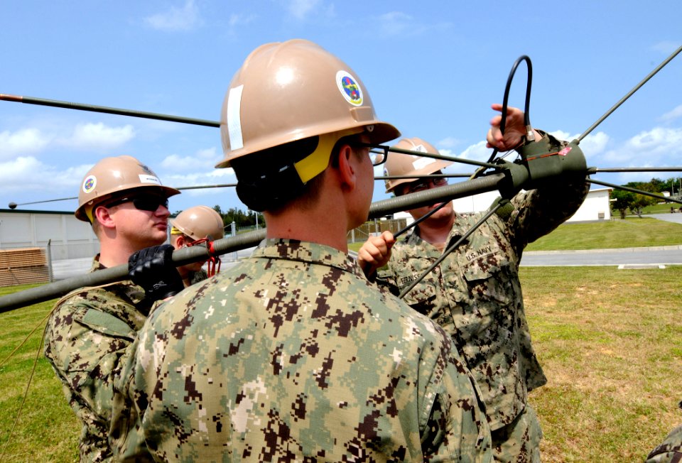 NMCB 1 DET Okinawa Sailors conduct SCWS training 140417-N-EP471-016