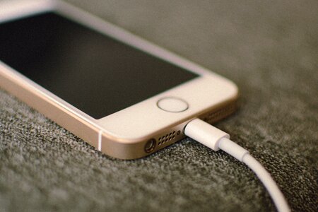 I phone mobile phone charging hours of light